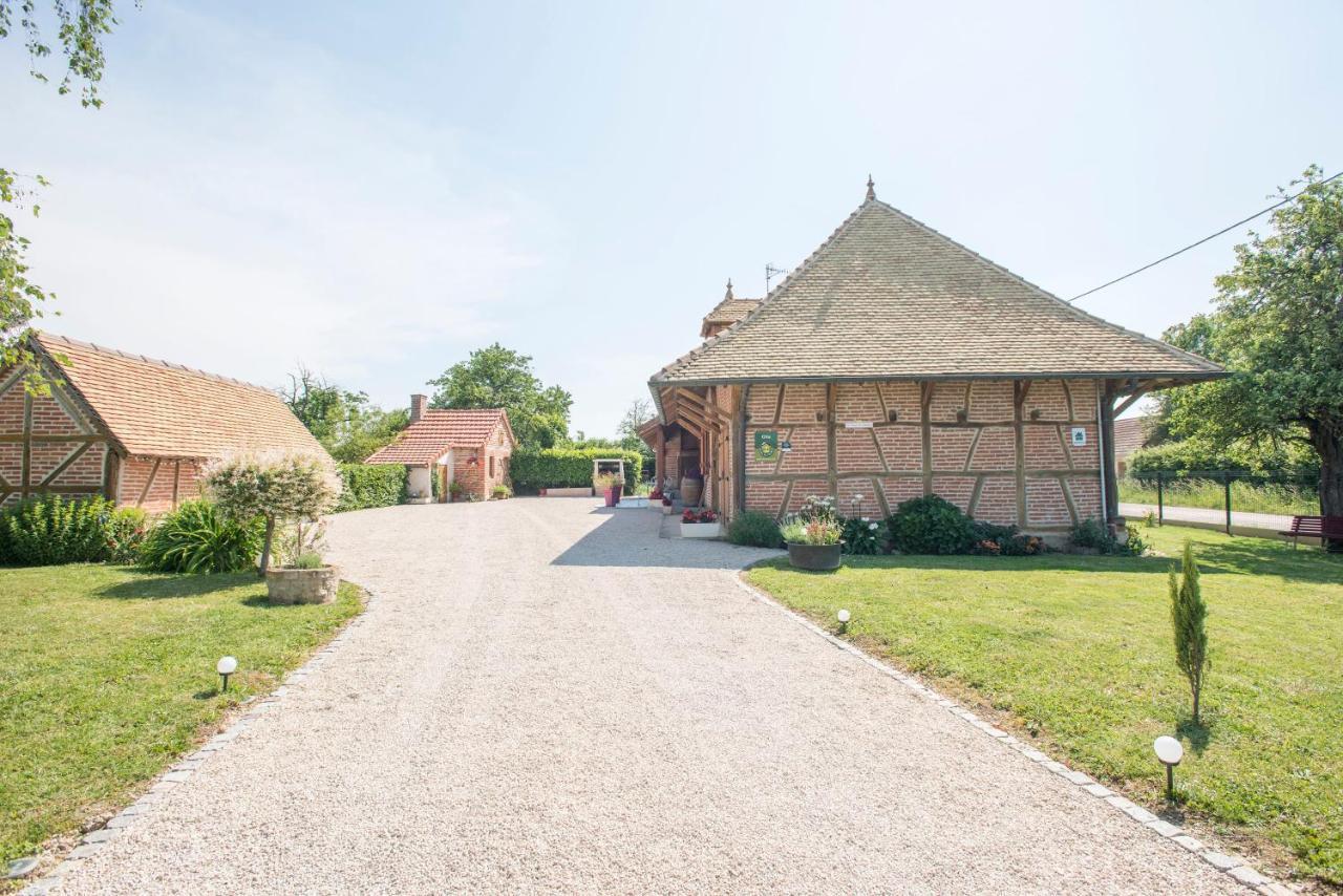 La Maison Du Bonheur Saint-Martin-en-Bresse Esterno foto